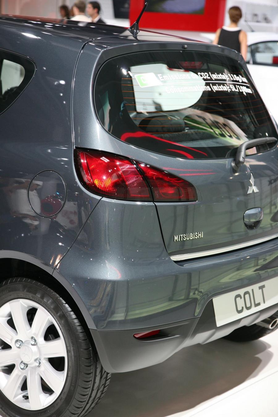  Mitsubishi Colt 2009 года  (фото 9 из 36)